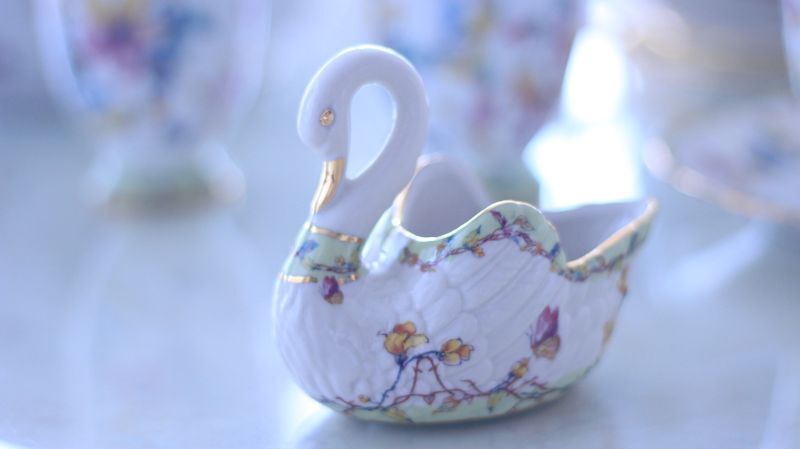 白磁】優雅な白鳥の白磁（アウトレット）｜ポーセラーツ白磁｜スワン