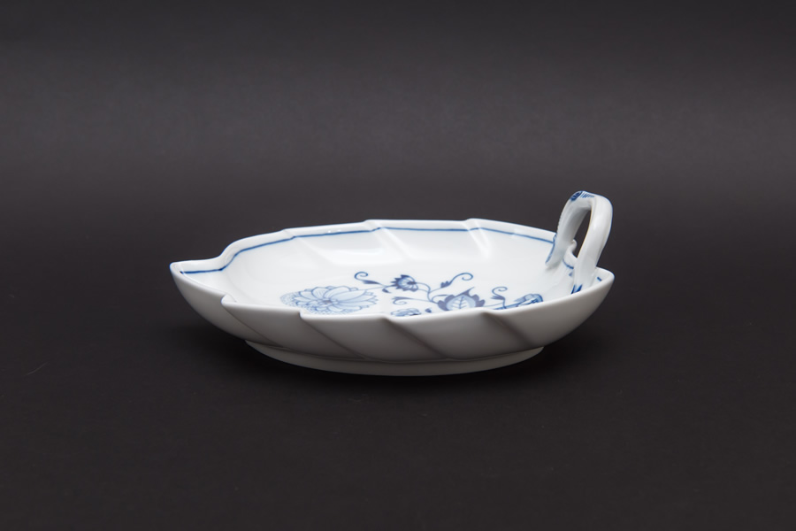 マイセン ブルーオニオン リーフディッシュ（19cm）を買い取りました