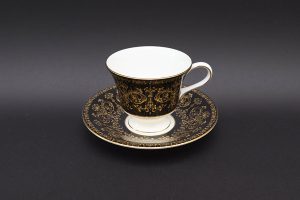 ウェッジウッド アストバリー ブラック ティーカップ＆ソーサーを