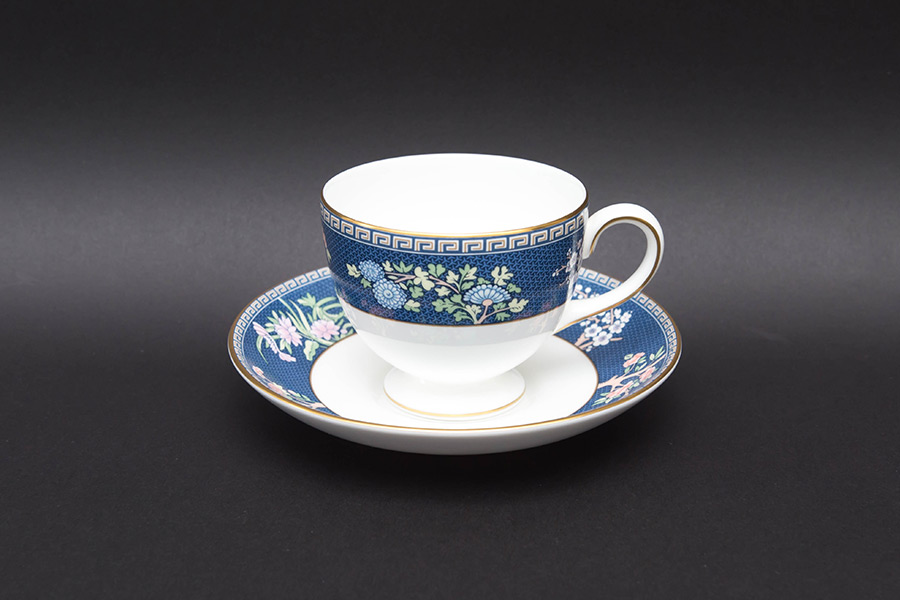 ウェッジウッド ブルーサイアム ティーカップ＆ソーサー（リー）を