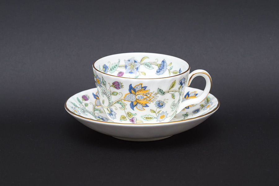 ミントン ハドンホールブルー ティーカップ＆ソーサー（50周年記念）を