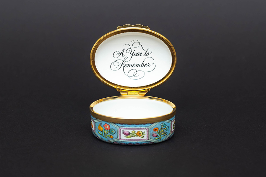 ハルシオン・デイズ エナメルボックス 『A Year to Remember』（1990年