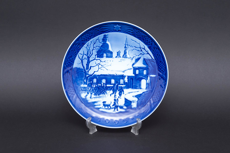 ロイヤルコペンハーゲンイヤープレート1995年(H7)マナーハウスでの