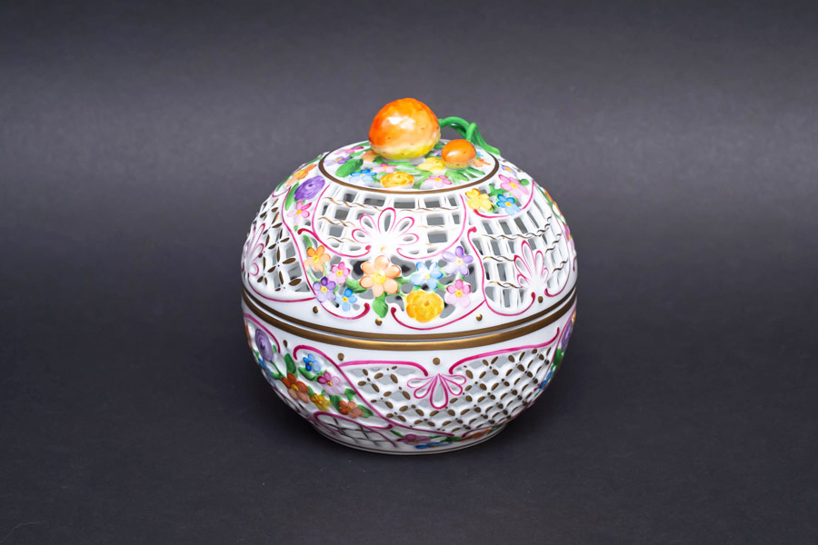 ヘレンド ファンタジー 透かしボンボン入れ（ストロベリー）12.5cmを