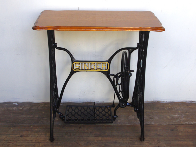 No.925 SINGER シンガー足踏みミシンの鉄脚テーブル：アンティーク