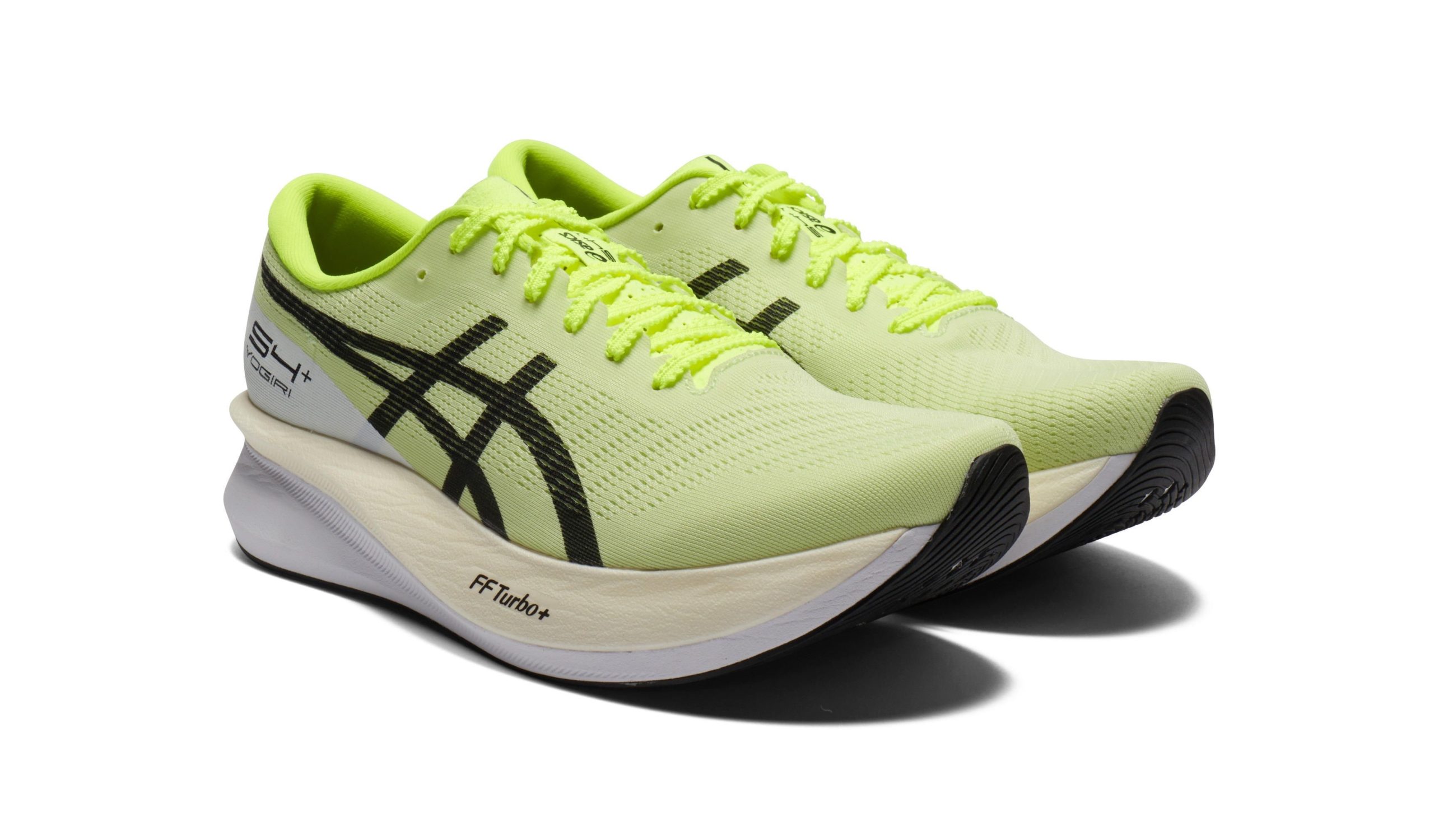 アシックス」ランニングシューズからサブ4を目指すランナーに向けた