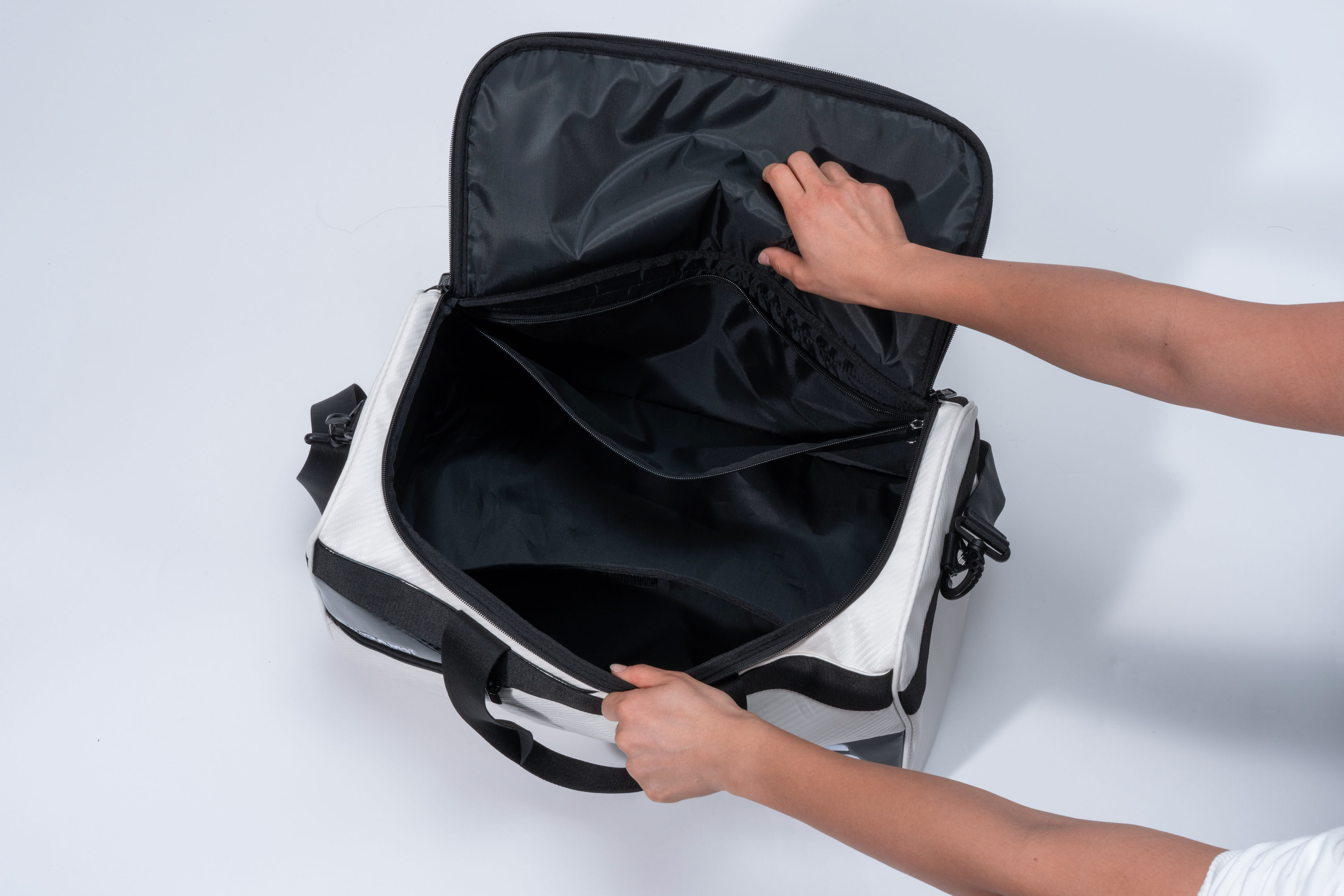 GB-U2516 エンボスボストン(ホワイト): バッグ│PING ONLINE SHOP