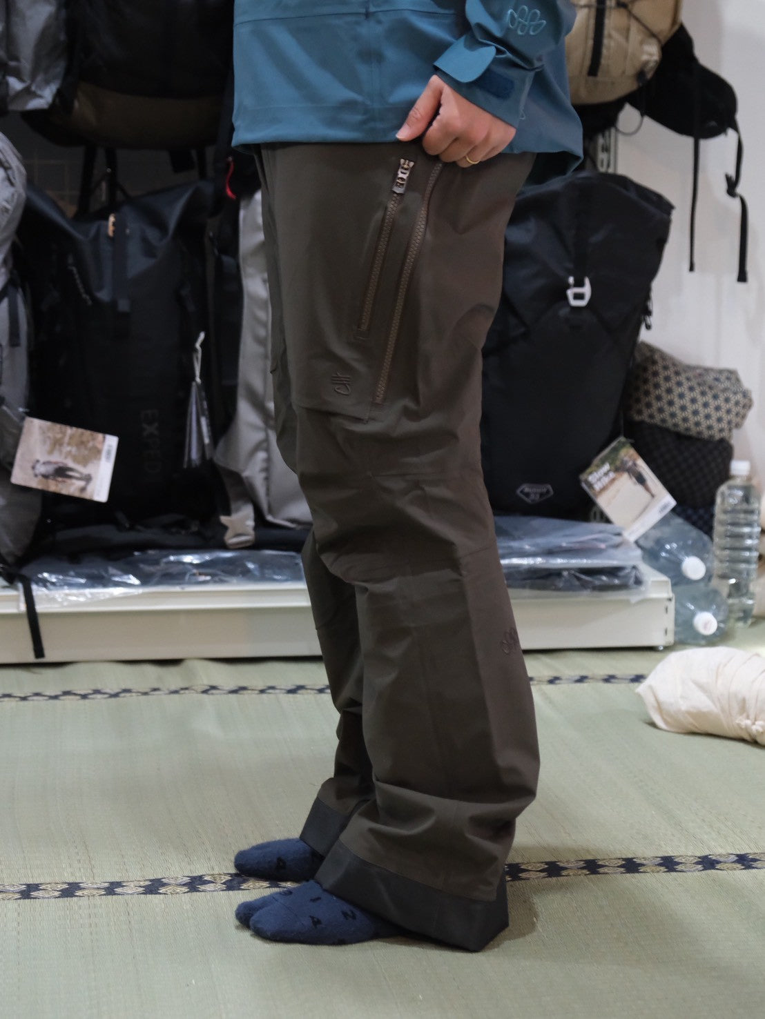 TB Pant W's（ハードシェルパンツ/取り外し可能なビブタイプ）【Teton