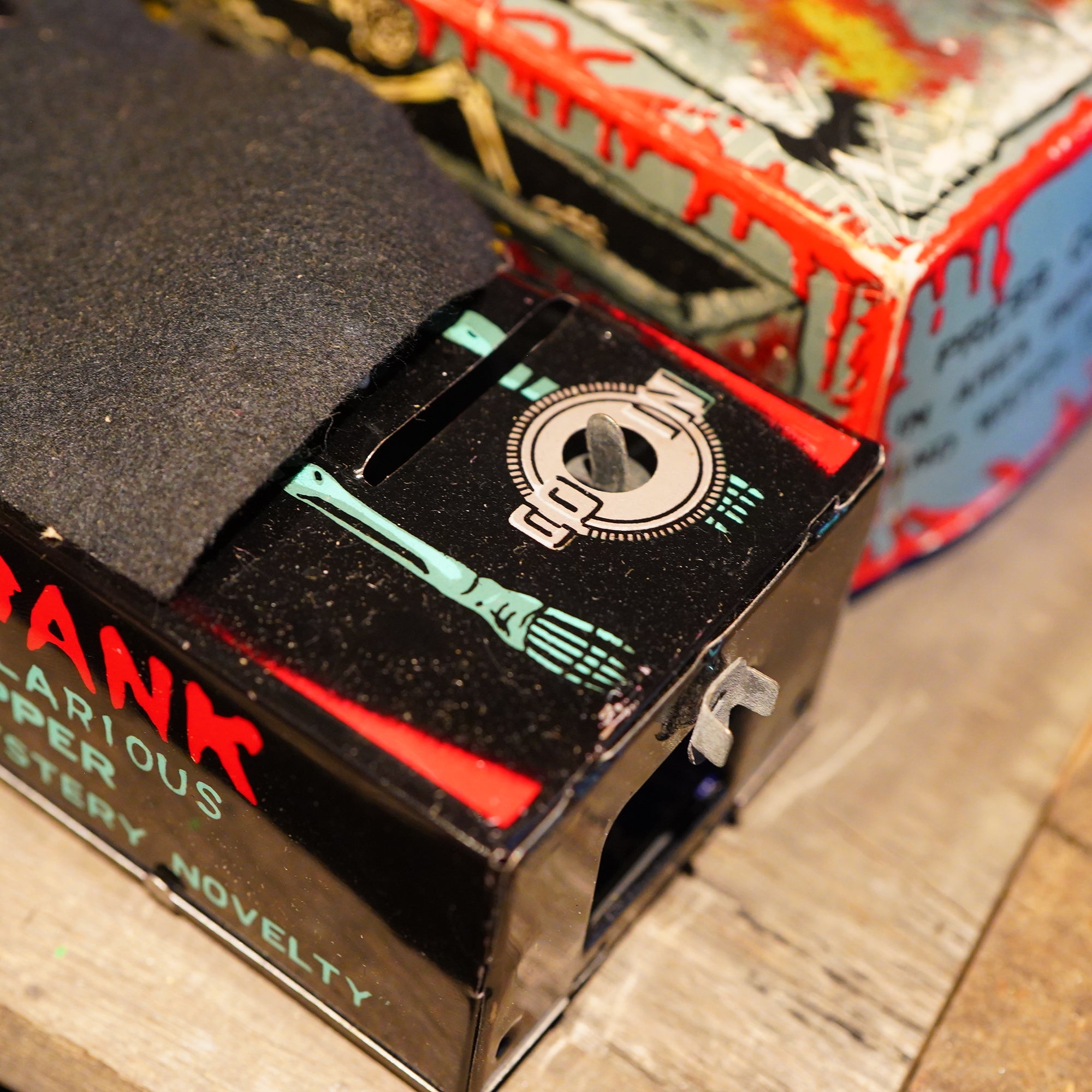 1970年代 ブリキ COFFIN BANK YONE製 – SK OLDIES