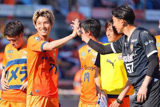 清水エスパルス PHOTO】自身のJ100試合出場セレモニー直後の前半1分