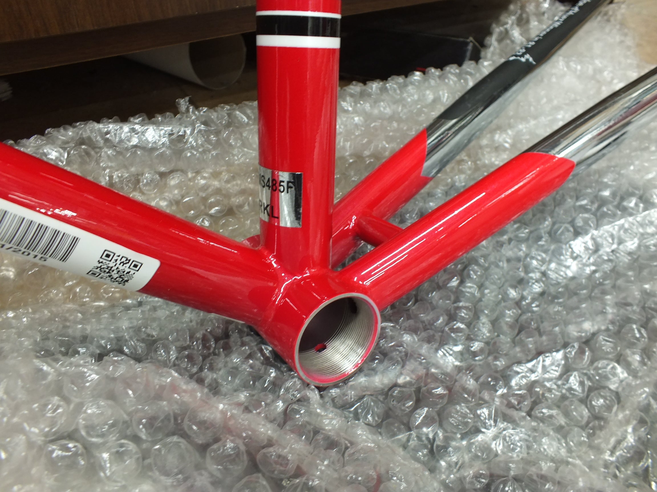 MIYATAのハンドメイドクロモリの小さいフレームが大特価になっています