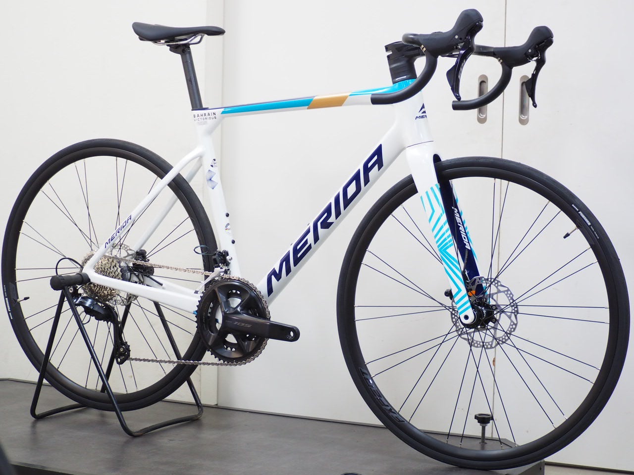 MERIDA SCULTURA 4000の新色！バーレーンヴィクトリアスカラーを紹介