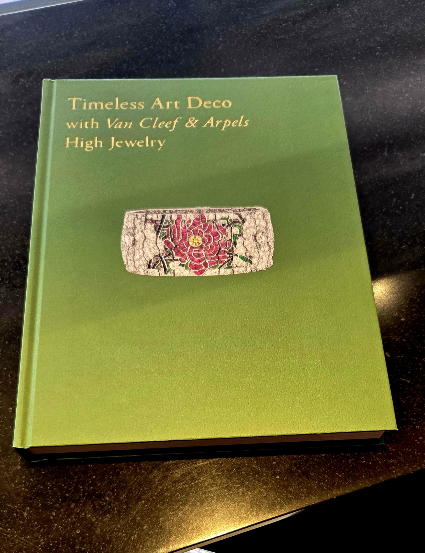 Van Cleef | とっておきの一冊を見つけたい