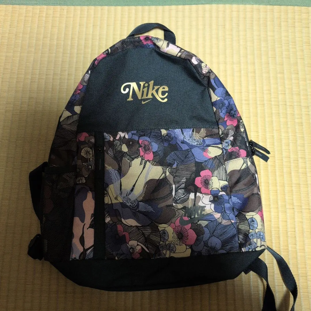 2026年最新】ナイキ 花柄 リュックの人気アイテム - メルカリ
