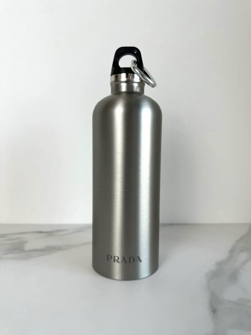 2026年最新】プラダ ウォーターボトルの人気アイテム - メルカリ