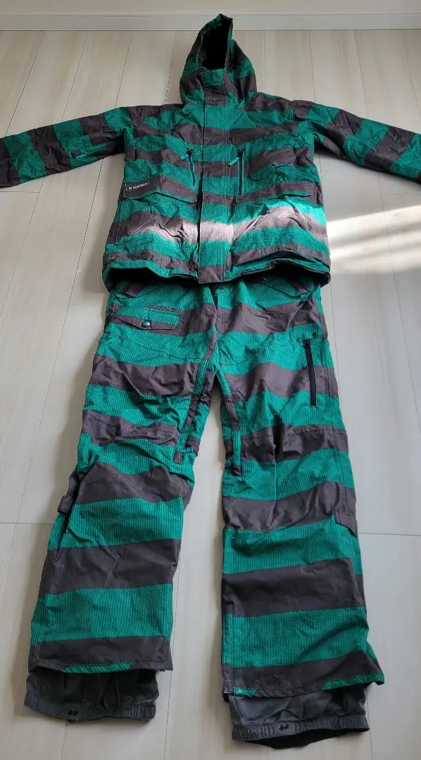 2026年最新】burton ショーンホワイト ウェアの人気アイテム - メルカリ