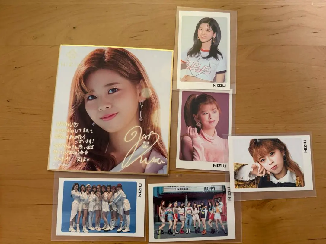 2026年最新】niziU サイン 会場限定の人気アイテム - メルカリ