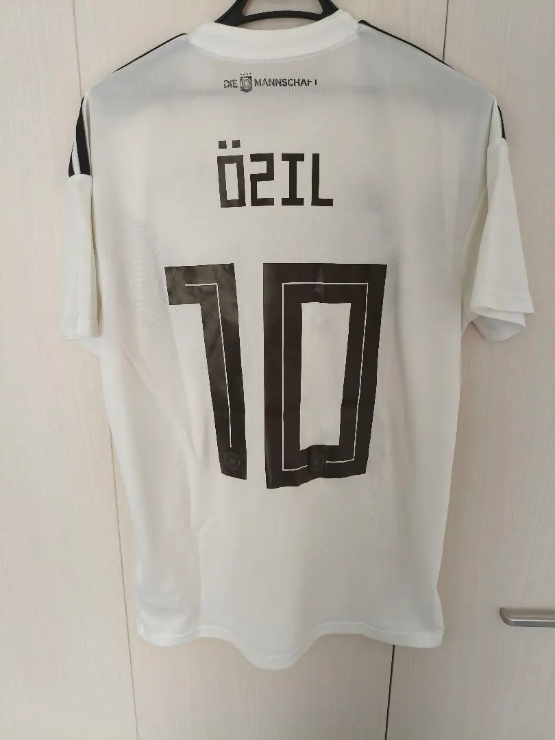 2026年最新】ドイツ代表 ユニフォーム エジルの人気アイテム - メルカリ