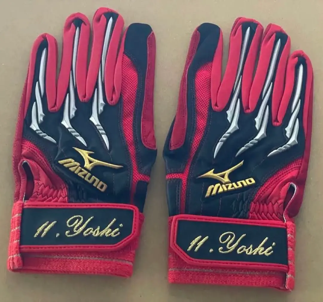 2026年最新】サイン入りバッティンググローブの人気アイテム - メルカリ