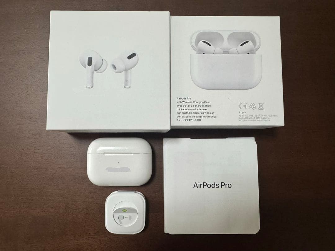 ジャンク品] [純正品・箱付き] AirPods Pro 充電ケース付き - メルカリ