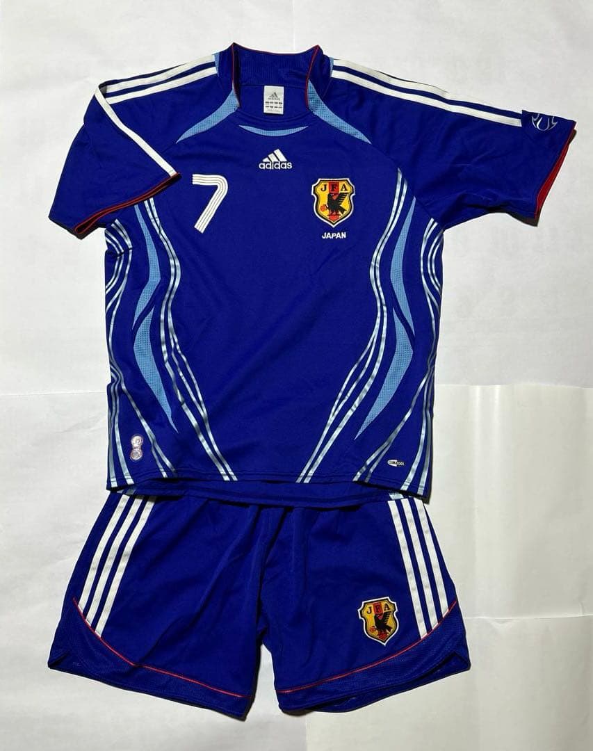 2006年サッカー日本代表ユニフォーム上下セット 7番中田英寿 - メルカリ