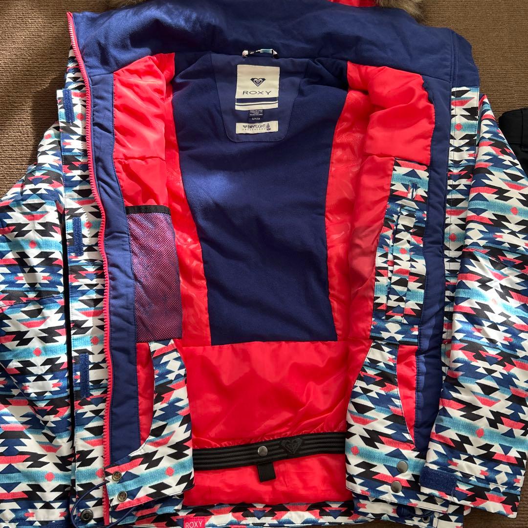 ROXY スノーボードウェア 上S 下150 手袋SROXY スノーボードウェア 上S