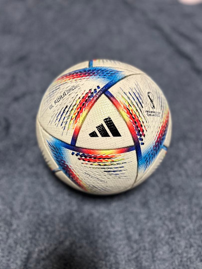 adidas AF550 サッカーボール　アルリフラ　5号　公式球　アル・リフラ Amazon.co.jp: アディダス(adidas) サッカーボール 中学生以上 5号球