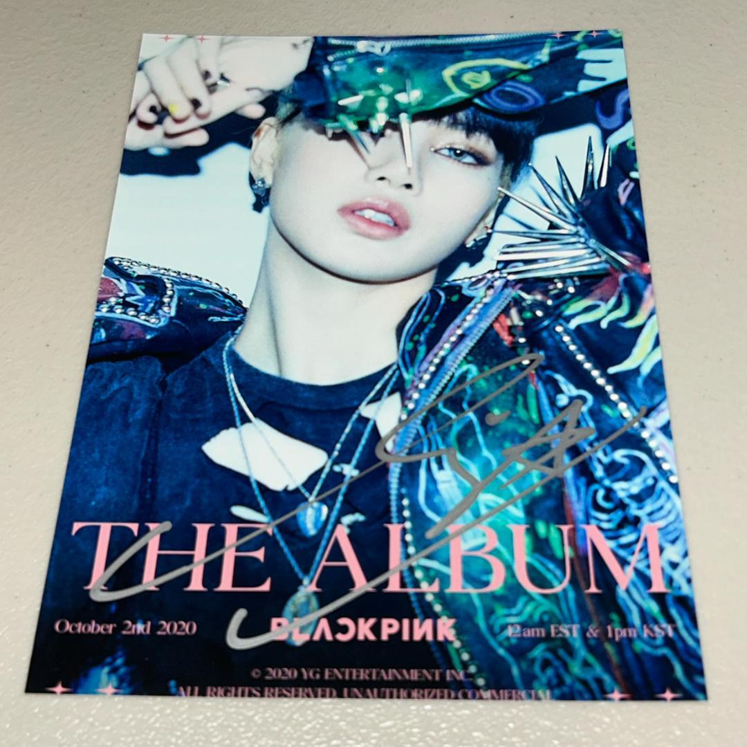 BLACKPINK リサ 直筆サイン「THE ALBUM」2Lサイズスチール写真 - メルカリ