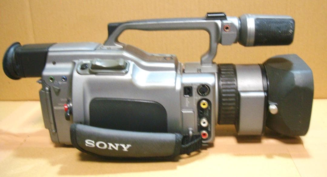 SONY　DCR-VX1000　ビデオカメラ　ジャンク1 Sony Digital Handycam Camcorder DCR-VX1000 for Parts - Condition