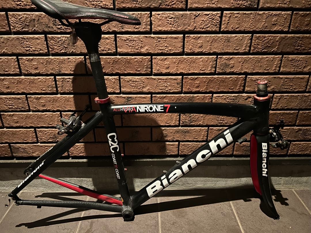 今月中に売りたいです！Bianchi Nirone 7 アルミニウムフレーム Bianchi（ビアンキ） 【店頭受取専用】 BIANCHI VIA NIRONE 7 DISC