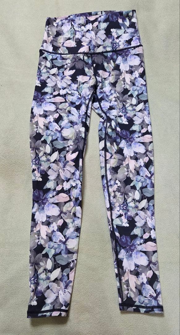 LAVA スカーラ花柄ハイウエストヨガパンツ - メルカリ