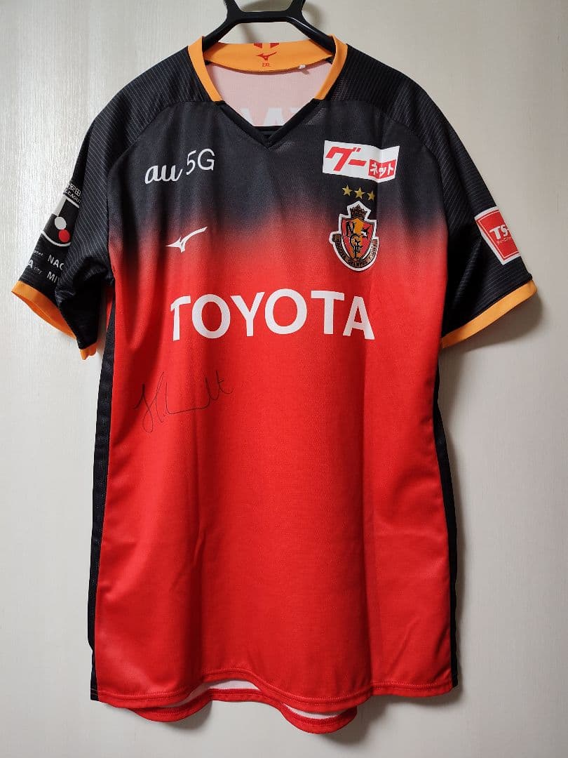 名古屋グランパス シミッチ選手 支給品 公式戦着用 ユニフォーム 直筆サイン入り 限定1着】 額縁付き全選手サイン入り2024ユニフォーム 鯱の大祭典