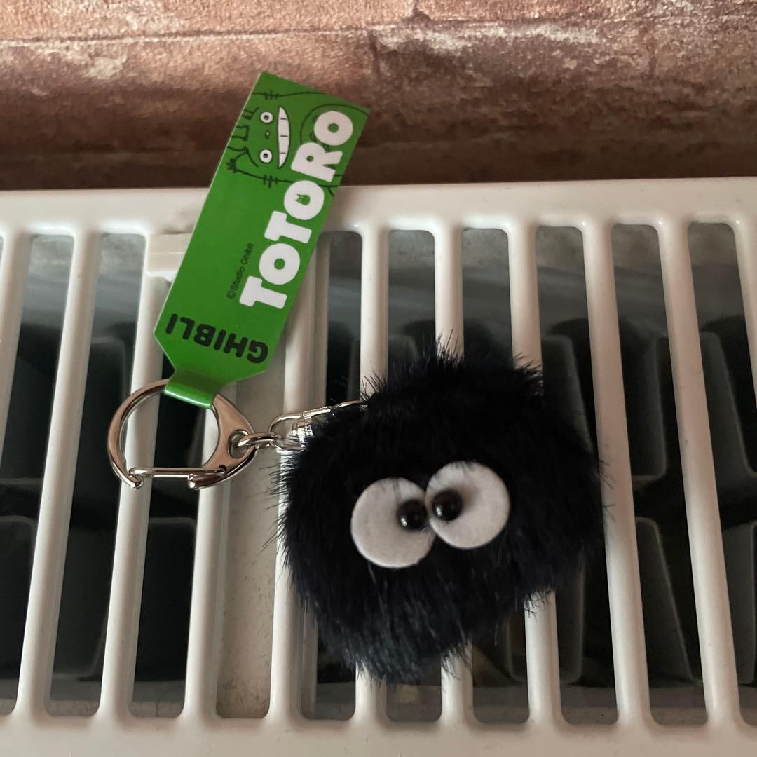 トトロ まっくろくろすけ マックロクロスケ キーホルダー - メルカリ