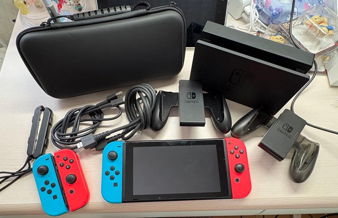 Nintendo Switch 本体 赤青 初期型 HAC-001 2017年製 - メルカリ