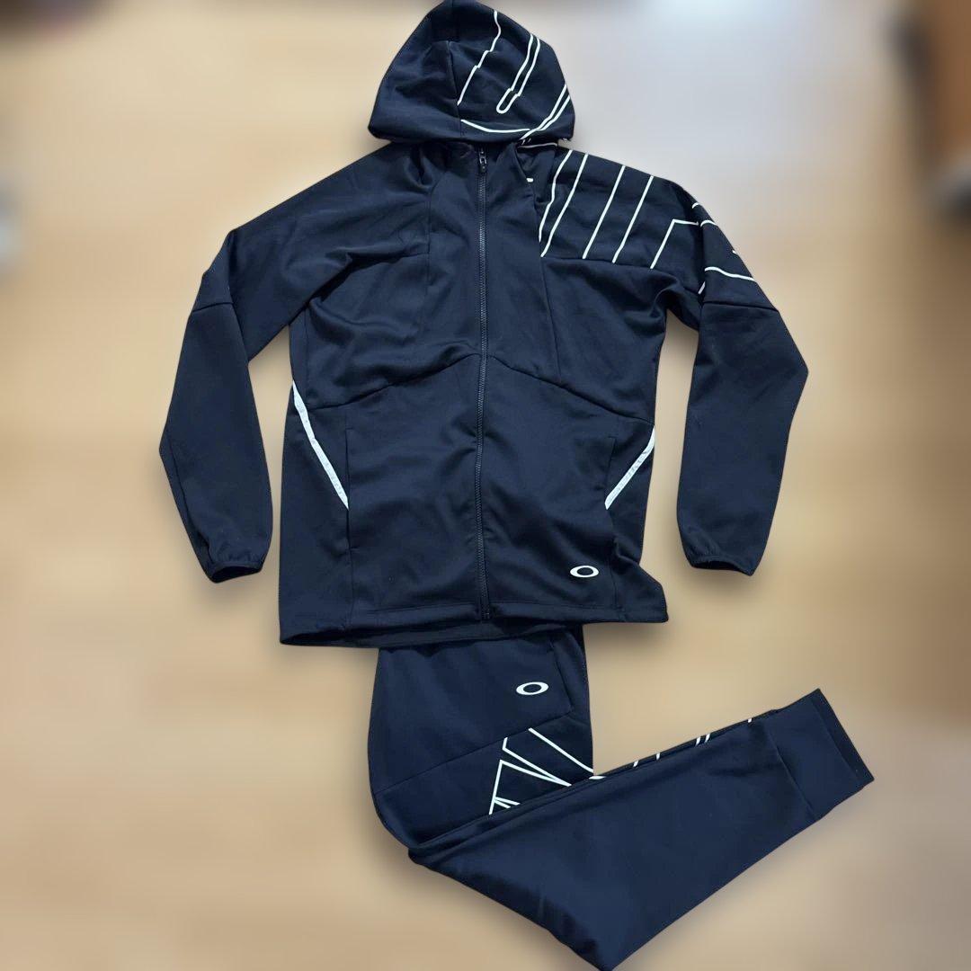 美品　Oakley セットアップ　BLACK ジャージ上下セット OAKLEY（オークリー） ジャージ 上下 ジュニア ジャケット パンツ 上下