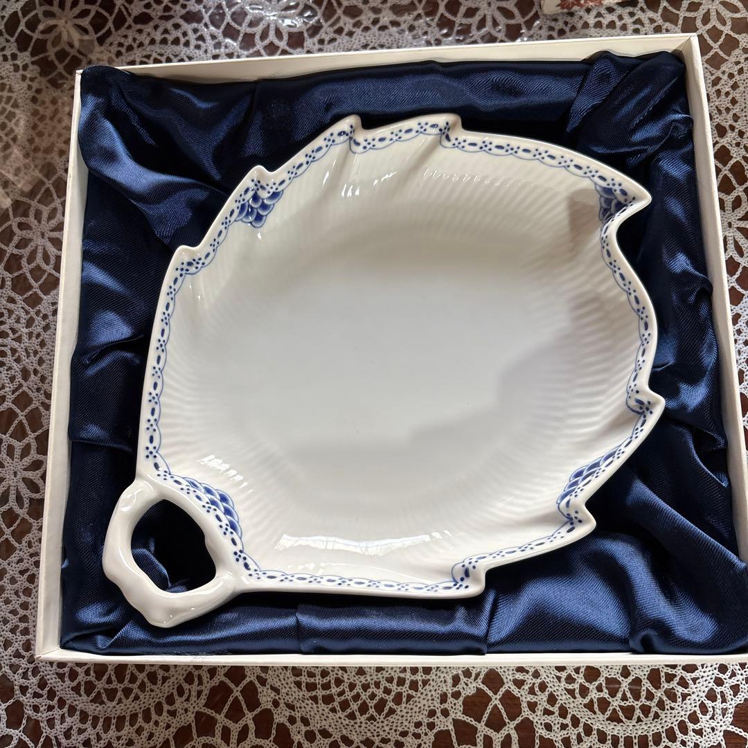 ロイヤルコペンハーゲン プリンセス リーフディッシュ Amazon｜【正規輸入品】 ロイヤルコペンハーゲン プリンセス リーフ