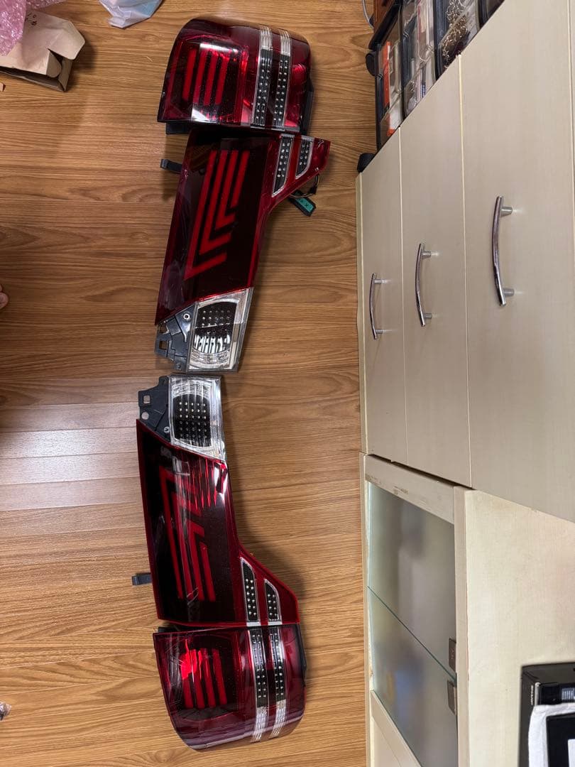 アルファード10系後期　ワンオフテールランプ 10系 アルファード 後期 フルLEDアクリルテール インナーブラックラメ