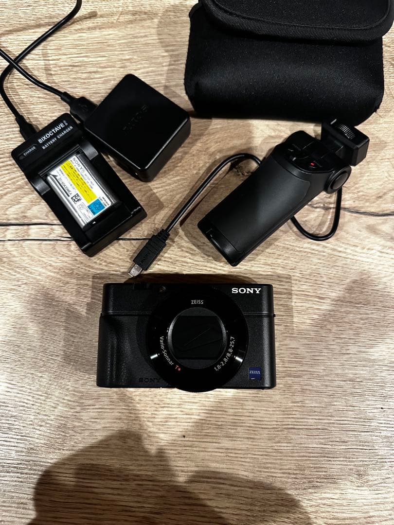 SONY RX100 IV M4 + VCT-SGR1 シューティンググリップ付 ソニー、RX0やRX100シリーズで使えるリモコン機能付きグリップ