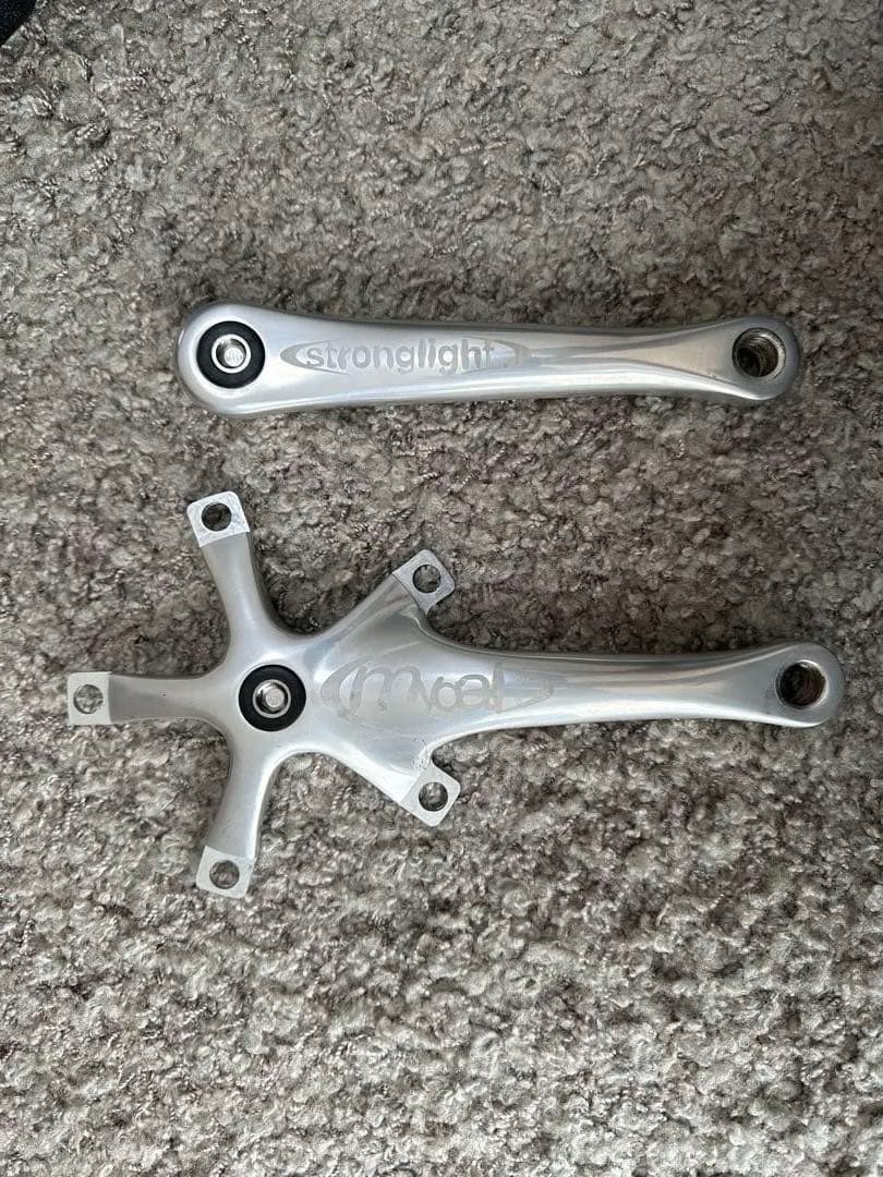 stronglight クランクアーム シルバー Amazon.co.jp: ストロングライトインパクトチェーンセット-シルバー