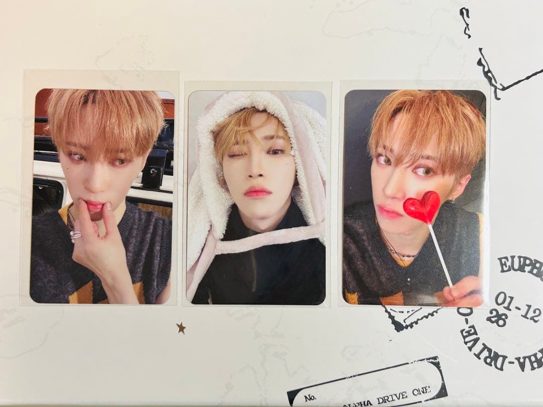 ALD1 アルノ トレカ うさぎブランケット、ハートキャンディ、口角