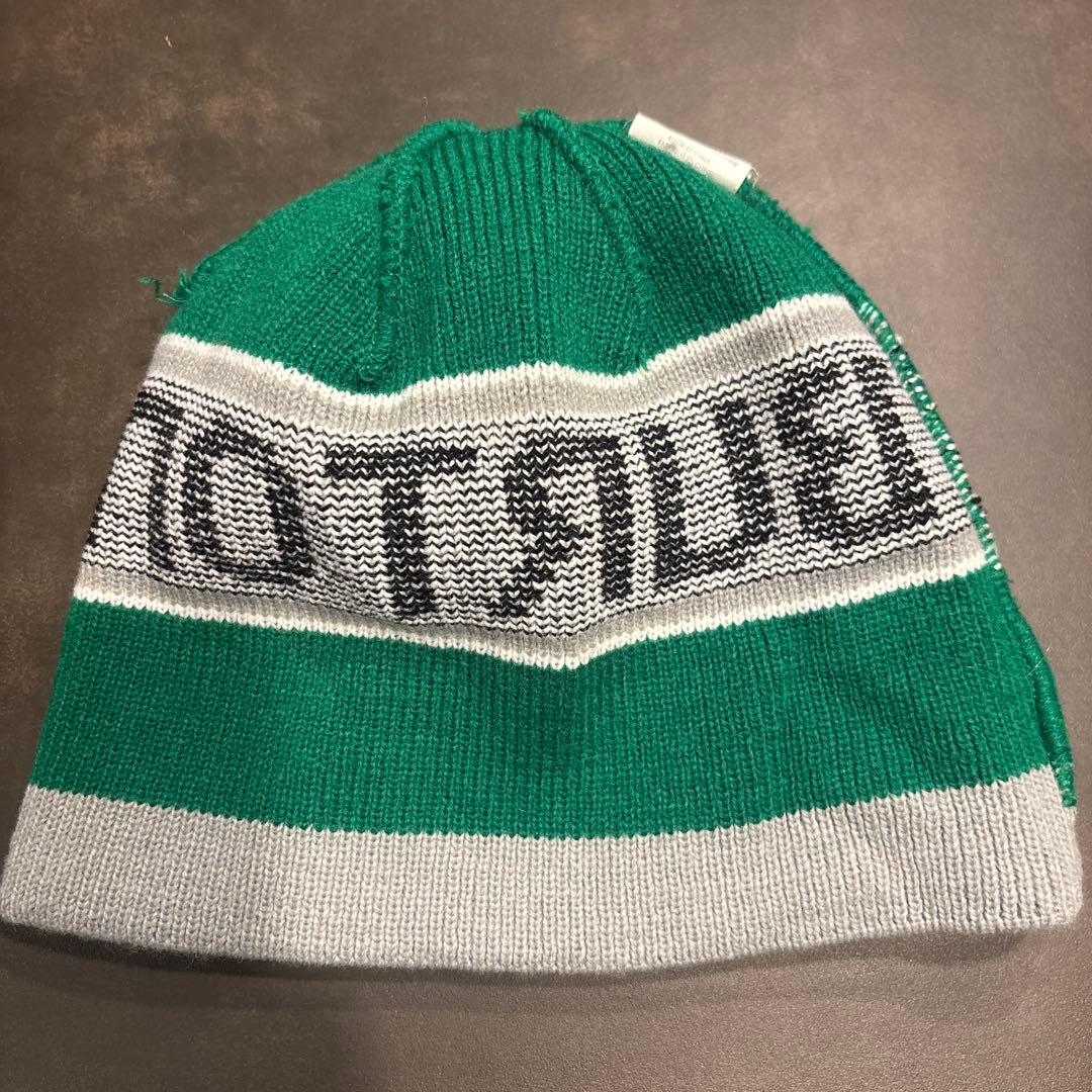 BURTON ポンポン付きニット帽 - メルカリ