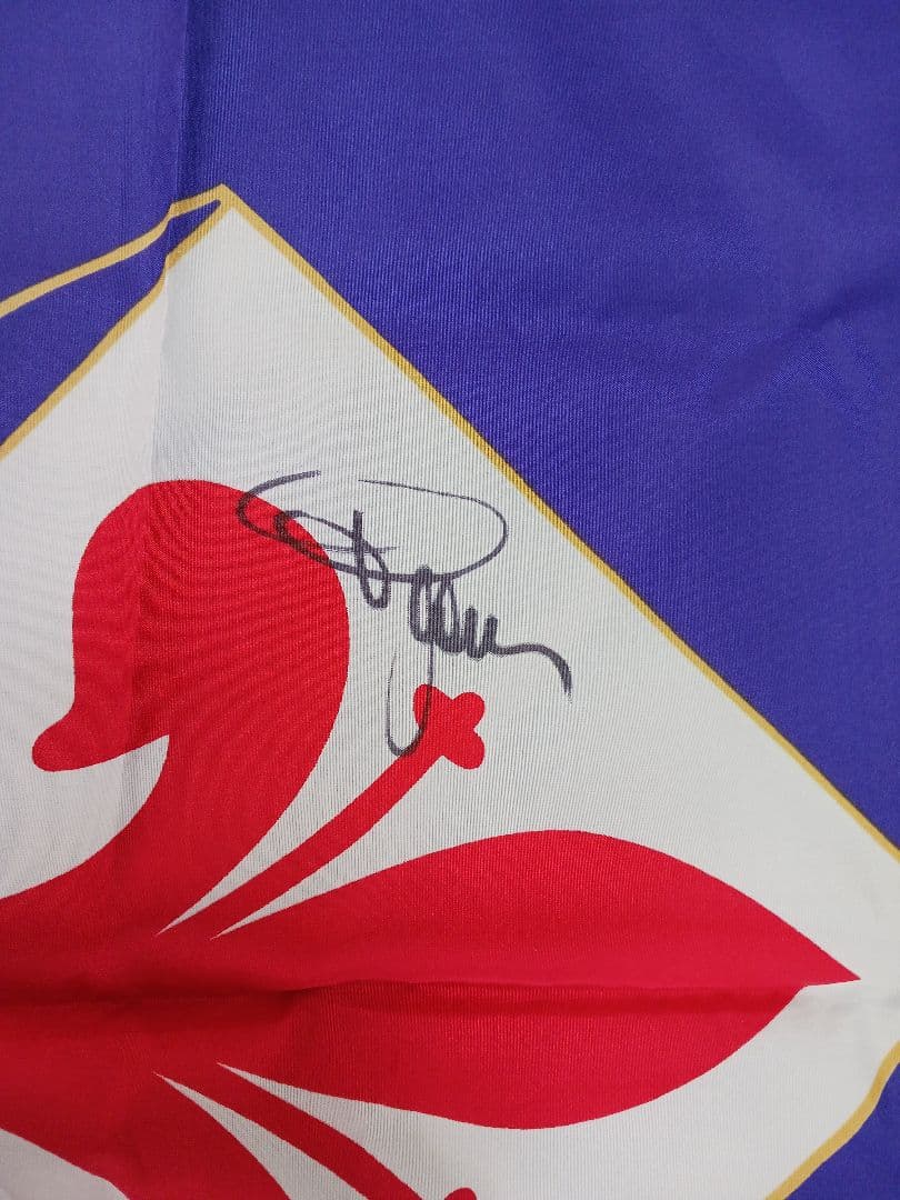 セリエAフィオレンティーナ選手の直筆 サイン入りフラッグ【激レア