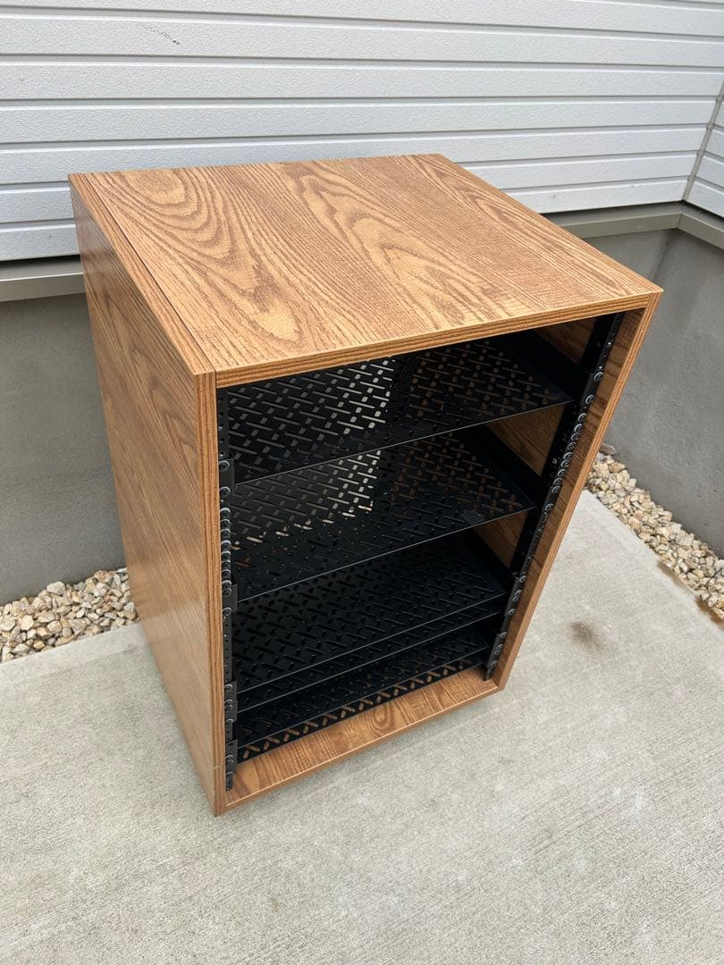 木目調 × スチール製 オーディオラック／AV機器ラック／ラック　キャスター付② オーディオラック インテリア 台形 木目調仕上棚板 AV ラック スチール