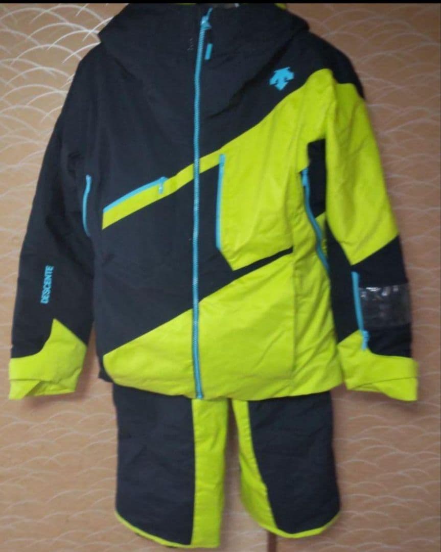 タグ無し未使用保管品 DESCENT デサント ウエア上下 DESCENTE（デサント） スーパーロングダウンコート 2024モデル DESCENT