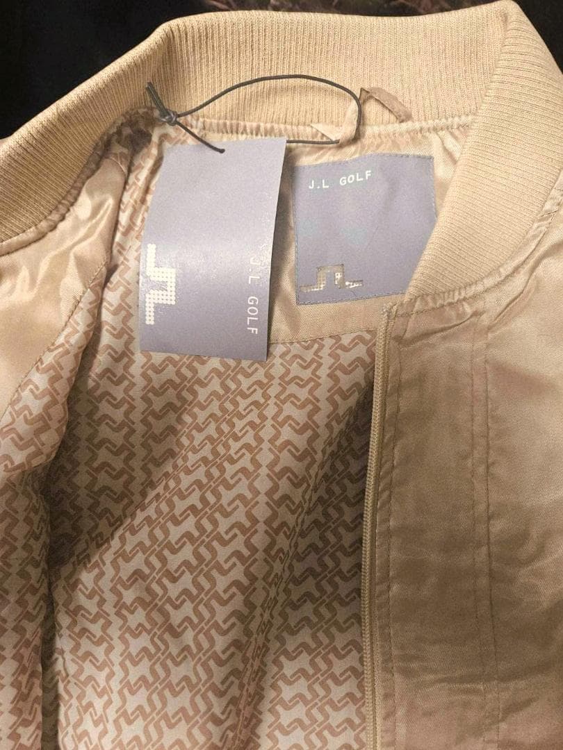 新品未使用】J.LINDEBERG ベージュGOLDカラー ジャケット（XL) - メルカリ
