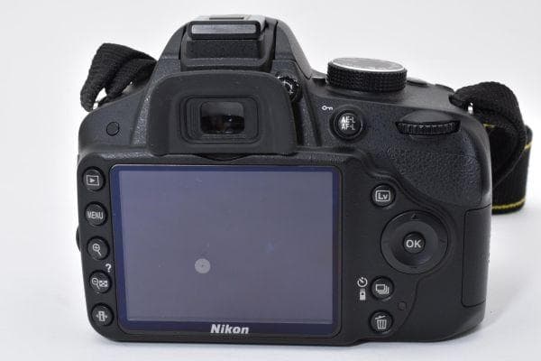 ニコン Nikon D3200 ダブルズームキット 《ショット数8116回》