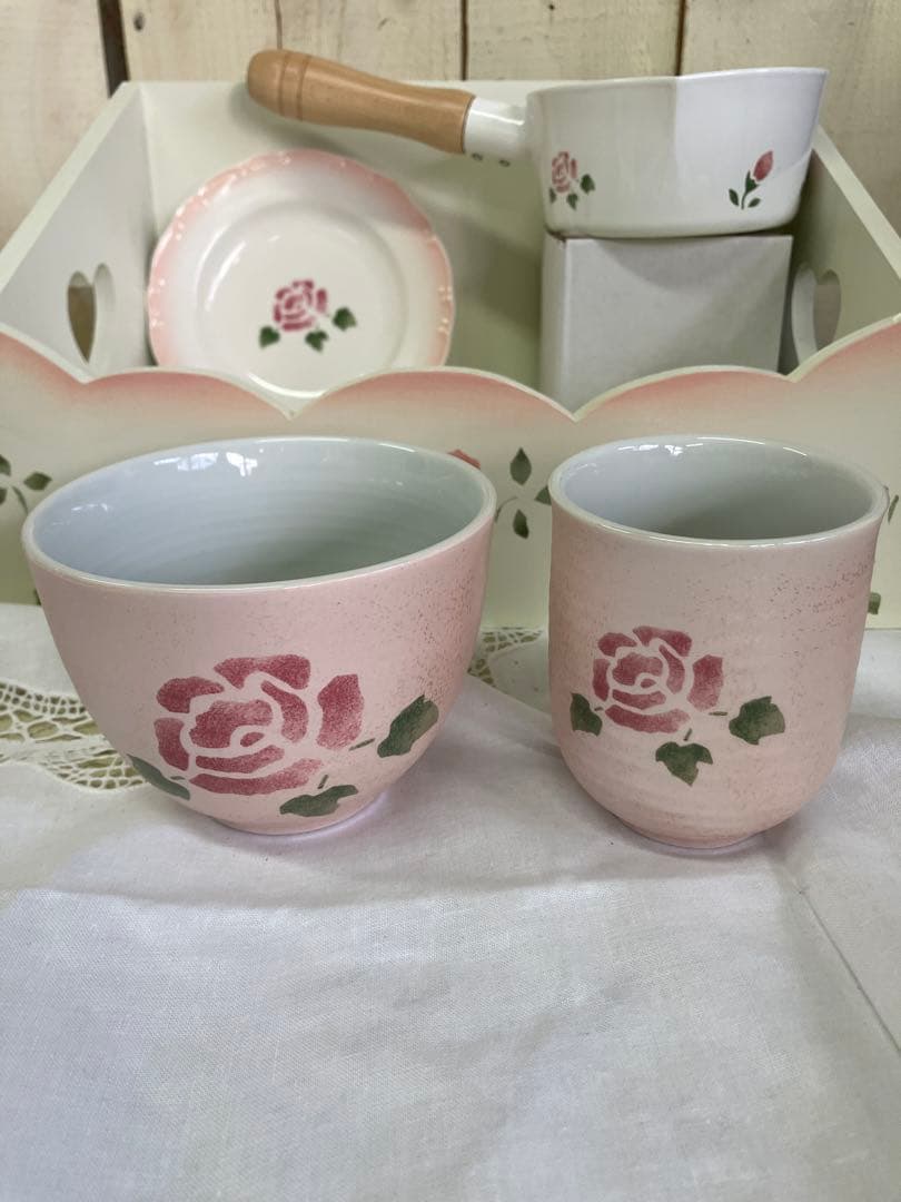 マニー福袋 マニーローズ陶器食器とホーローミルクパン、薔薇柄木製