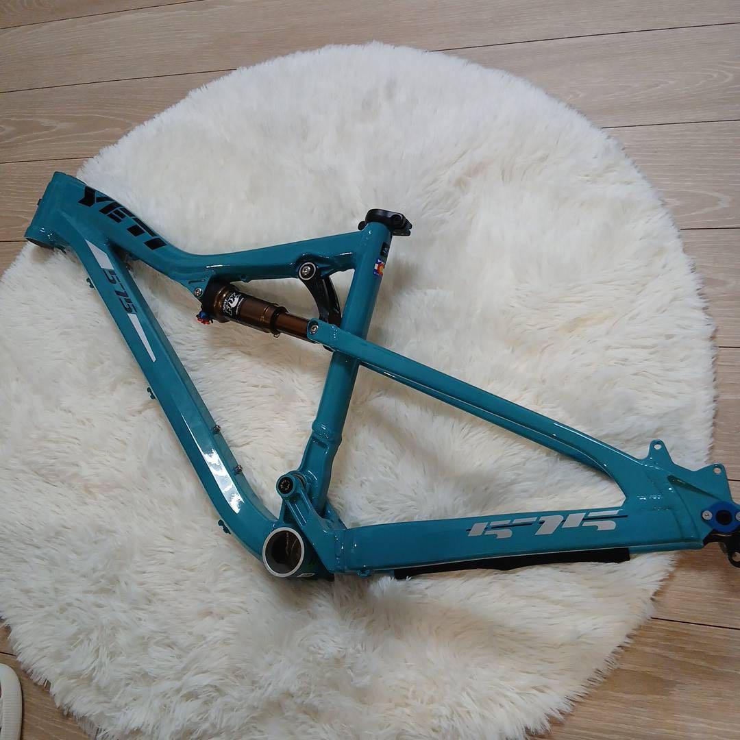 YETI イエティ 575 エンデューロモデル フレーム ターコイズ - メルカリ