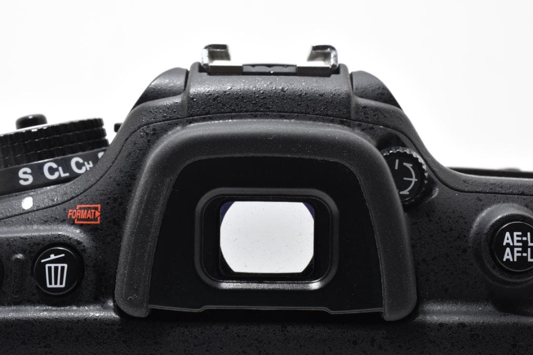 《完動品》 ニコン Nikon D7200 ボディ　取説付き・初期不良補償