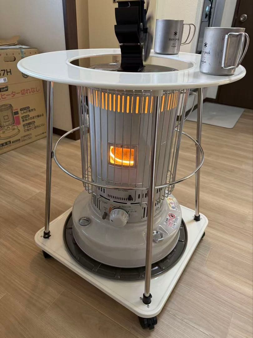 石油ストーブ テーブル キャスター付き - メルカリ